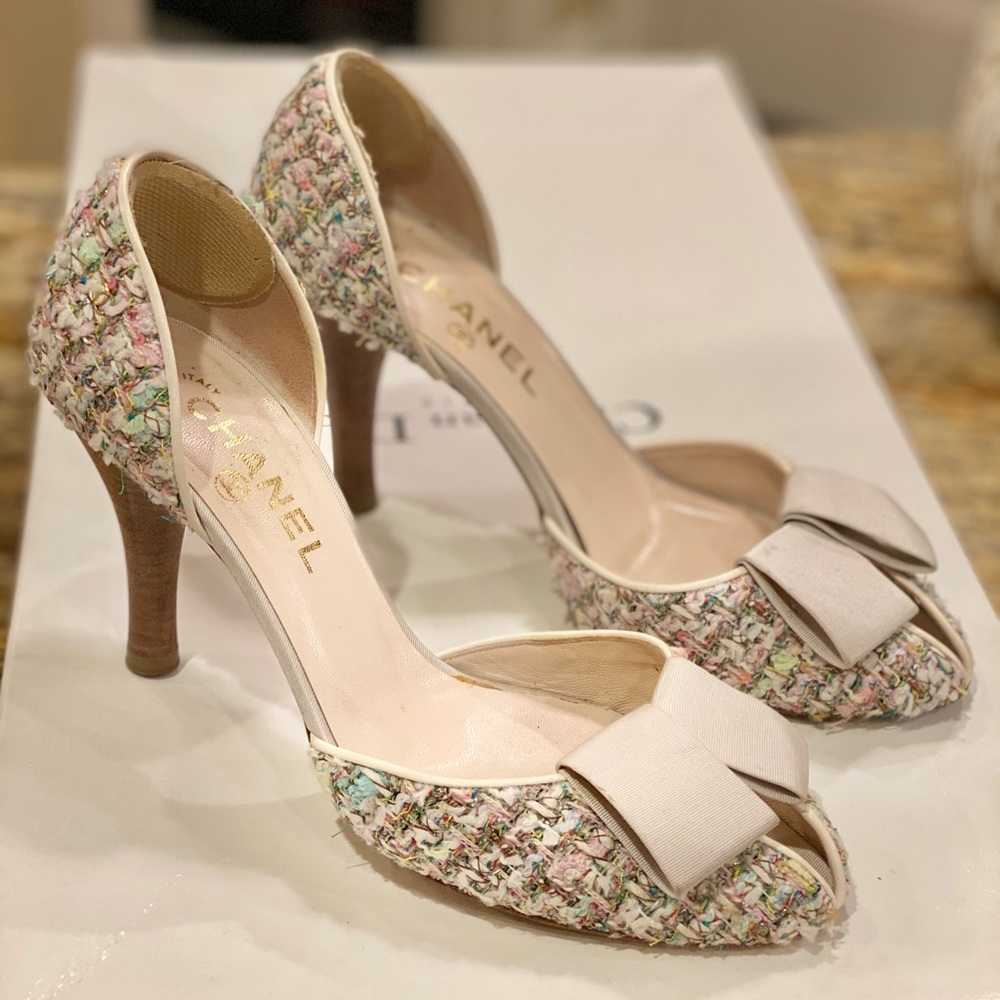 That timeless Chanel heel!